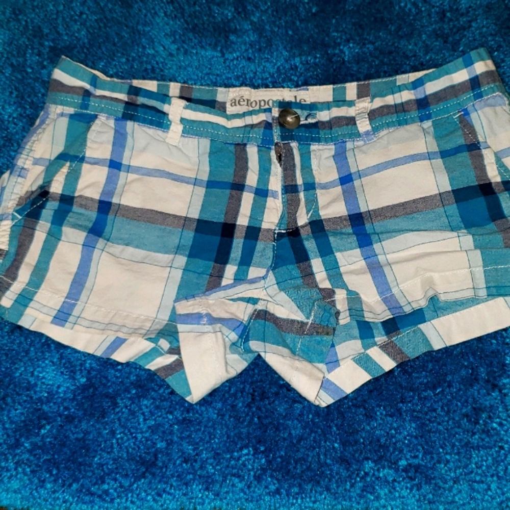 AEROPOSTAL PLAID SHORTS